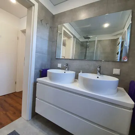 Robert Apartman *