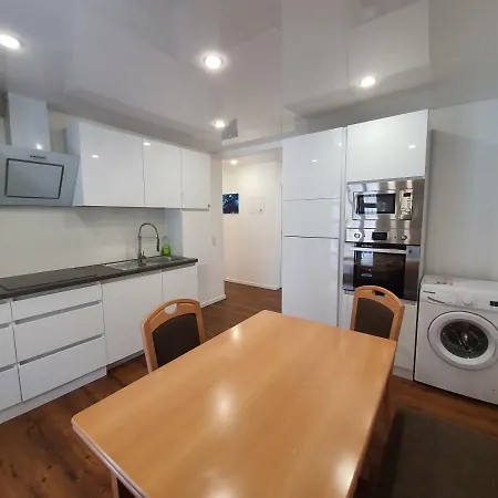 Robert Apartman *